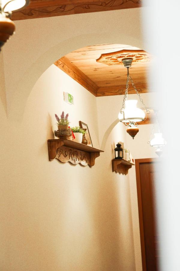 4 Rooms Gjirokastra Экстерьер фото