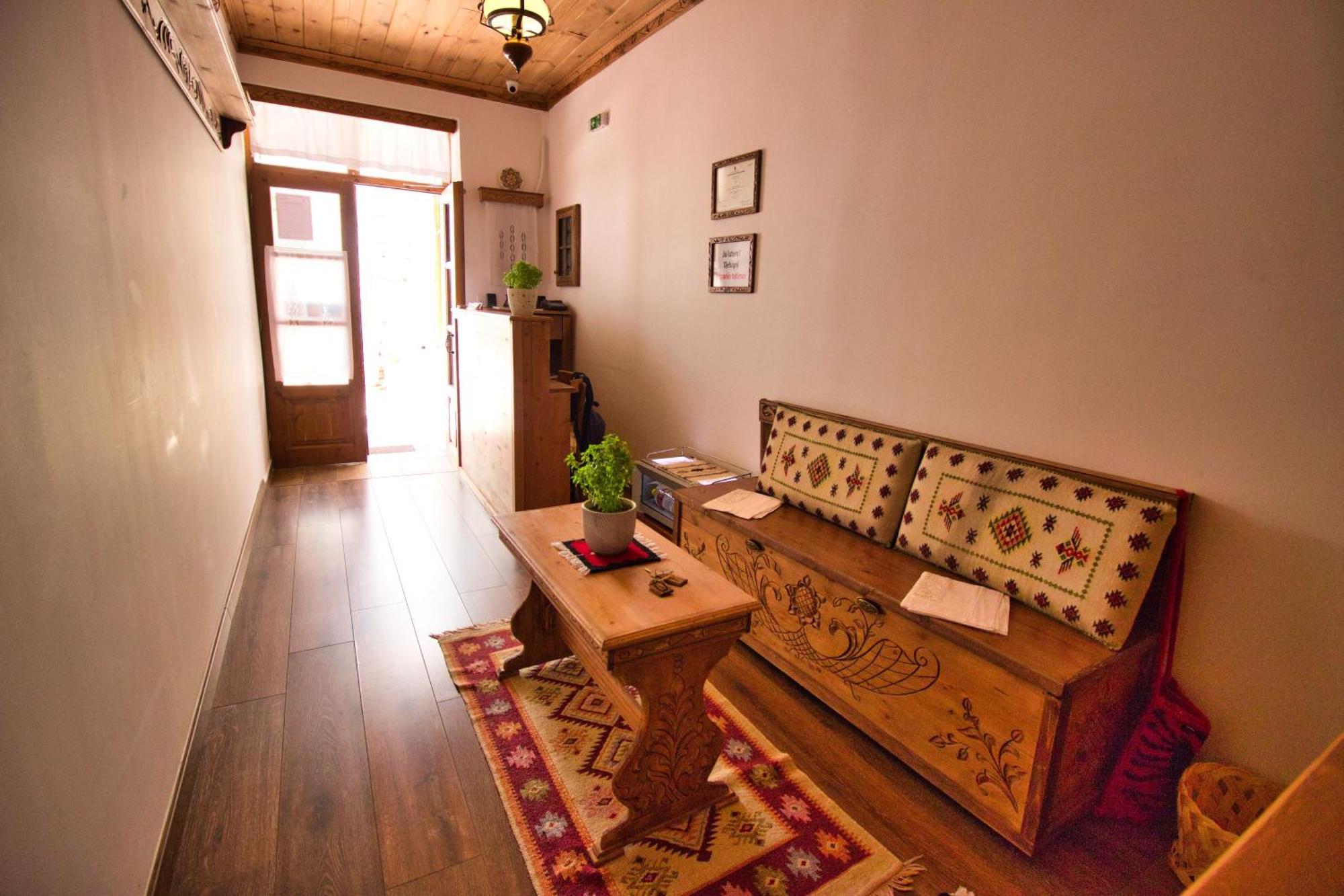 4 Rooms Gjirokastra Экстерьер фото